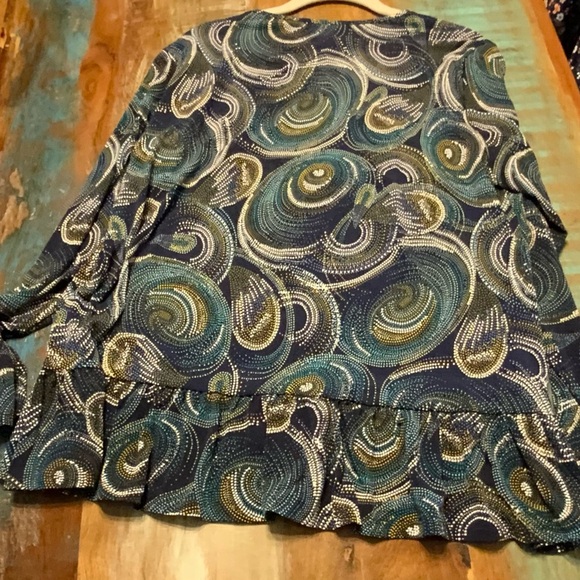 🌸🌸N Touch Women's Blue Swirl Blouse - Picture 3 of 4